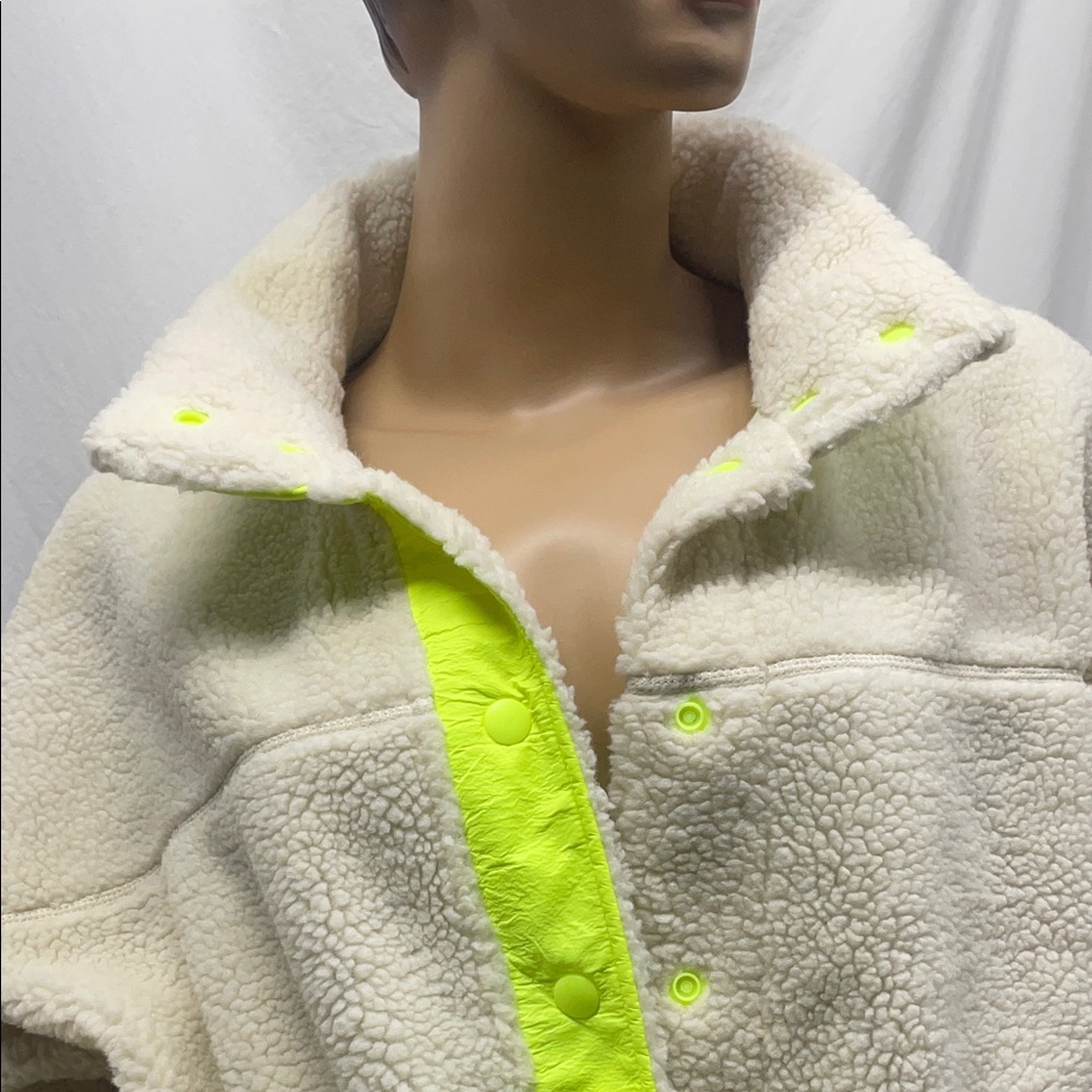 Old Navy Active Cream and Neon Yellow Jacket NWOT - Picture 2 of 10